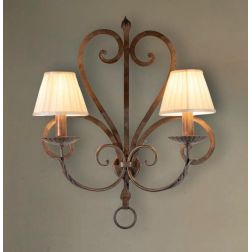 APPLIQUE 2 LUCI IN FERRO BATTUTO FINITURA OTTONE ANTICATO CON PARALUMI MADE IN ITALY IMAS FIRENZE RUSTICA