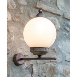 LAMPADA DA PARETE PER ESTERNI IN OTTONE INVECCHIATO CON SFERA OPALE IP44 MADE IN ITALY DELLA IMAS