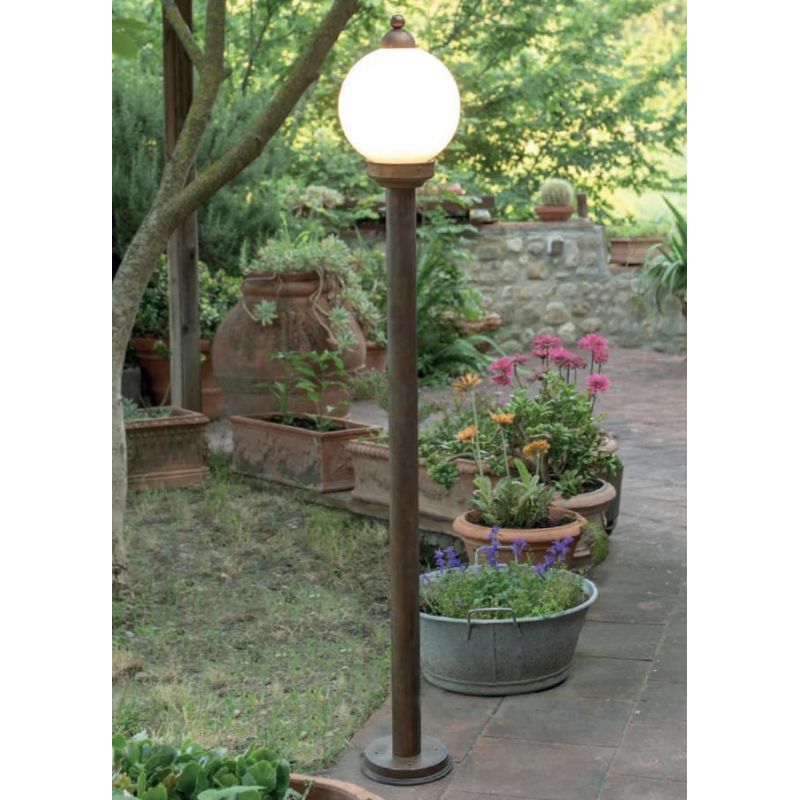 LAMPIONE DA GIARDINO 2 MISURE IN OTTONE INVECCHIATO CON SFERA OPALE IP44 MADE IN ITALY DELLA IMAS