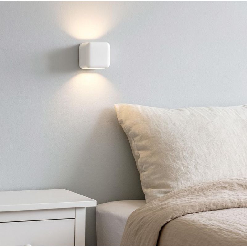 BABOL APPLIQUE A CUBO CON DOPPIA ILLUMINAZIONE IN ALLUMINIO 4 COLORI CON LAMPADINE ATTACCO GX53