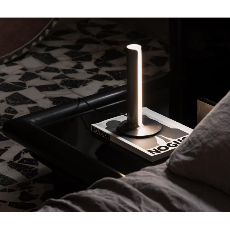 LAMPADA DA TAVOLO IN ALLUMINIO 9 COLORI LED 8W LUCE 3000K TOUCH DIMMER ALTEZZA 25 CM DESIGN MODERNO