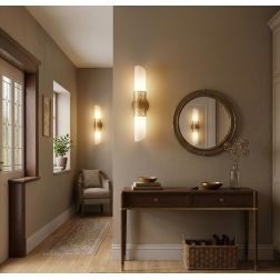 VENERA APPLIQUE IN VETRO BIANCO CON ORNAMENTO IN METALLO OTTONE ALTEZZA 45 CM LAMPADINE ATTACCO E14 2