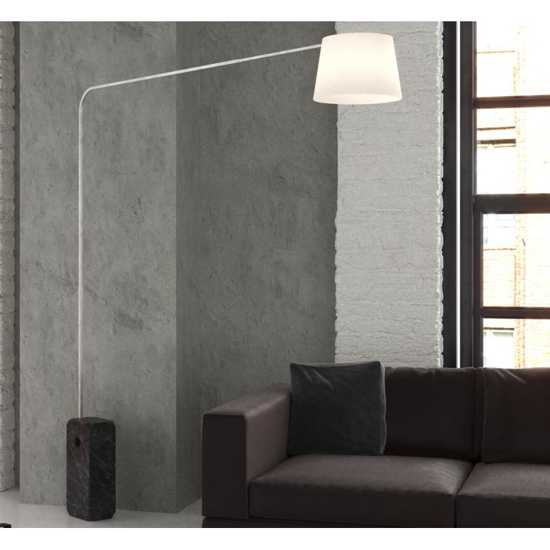 CORNER PIANTANA CON BASE PARALLELEPIPEDO IN MARMO NERO E PARALUME IN TESSUTO O METALLO NICHEL LAMPADINA E27