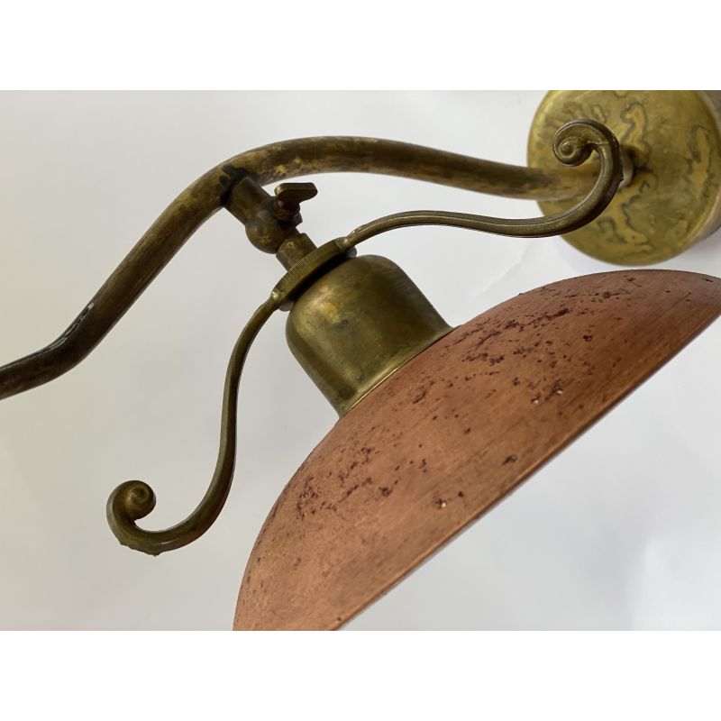 ANTICO TOSCANO APPLIQUE CON SNODO IN OTTONE E PIATTO DIAMETRO 20 IN TERRACOTTA ROSSA CRISTALENSI OTTONE - Cristalensi Shop Onlin