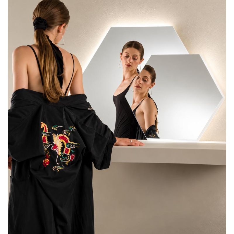 SPECCHIO ESAGONALE 2 MISURE LED INTEGRATO 6W-8W CON INTERRUTTORE CCT LUCE 3000K-4000K IP44