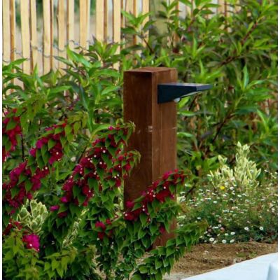 IRIS APPLIQUE CON PANNELLO SOLARE E SENSORE PIR IP54 BIANCA O NERA LED 2,5W LUCE 4000K BENEITO FAURE - Cristalensi Shop Online