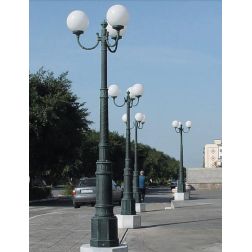 LAMPIONE DA ESTERNI ALTEZZA CM 260 IP44 NERO O ANTRACITE 3 DIFFUSORI A SFERA MADE IN ITALY Surya - Cristalensi Shop Online