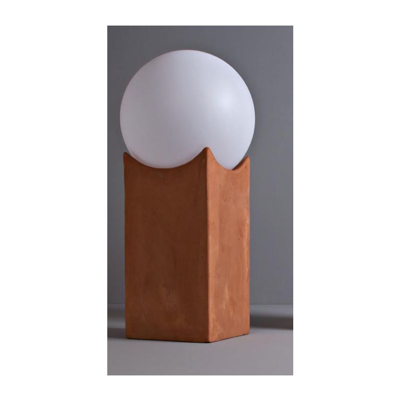 ATLANTE PALETTO DA ESTERNI H68 CM IP44 IN TERRACOTTA LAVORATA A MANO IN ITALIA CON SFERA BIANCA D30 TOSCOT - Cristalensi Shop On