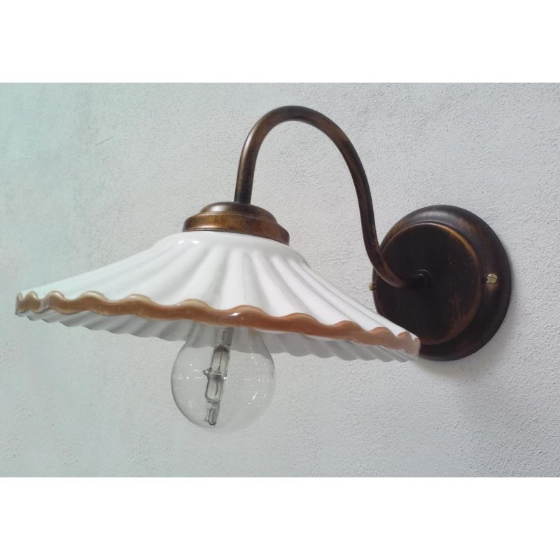 APPLIQUE IN FERRO VERNICIATO RUGGINE O AVORIO CON PIATTO IN CERAMICA CRISTALENSI TUSCANY - Cristalensi Shop Online