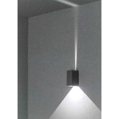 WIN LED 3X2W LAMPADA DA PARETE FASCIO REGOLABILE IP54 TRE COLORI Pan International - Cristalensi Shop Online
