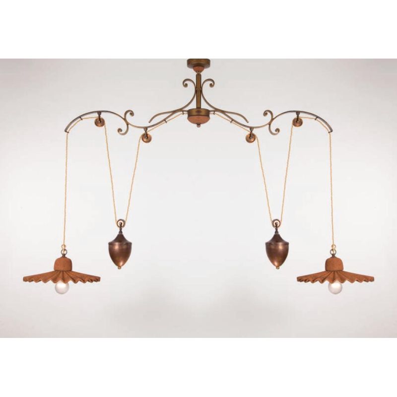 LAMPADARIO SALISCENDI 2 LUCI IN FERRO BATTUTO CON PIATTI IN TERRACOTTA MADE IN ITALY DELLA IMAS IMAS - Cristalensi Shop Online