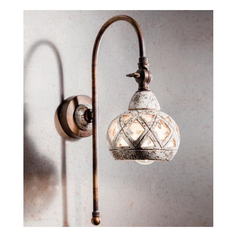 APPLIQUE A LANTERNA CON SNODO IN OTTONE E TERRACOTTA TRAFORATA IN STILE RUSTICO DELLA IMAS IMAS - Cristalensi Shop Online