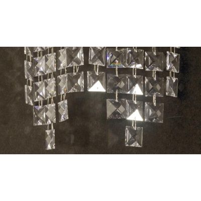 LIU APPLIQUE PARETE DI FORMA TRIANGOLARE CON CRISTALLI QUADRATI CRISTALENSI OTTONE - Cristalensi Shop Online