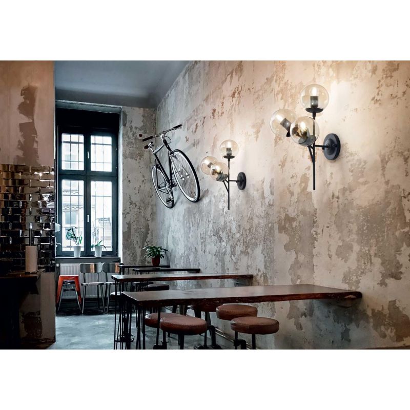LAMPADA DA PARETE MODERNA IN METALLO NERO CON TRE DIFFUSORI A SFERA AMBRATI CRISTALENSI - Cristalensi Shop Online