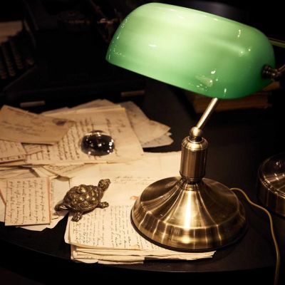 LAMPADA DA TAVOLO IN METALLO CROMO OTTONE O BRUNITO CON DIFFUSORE IN VETRO ORIENTABILE CRISTALENSI - Cristalensi Shop Online