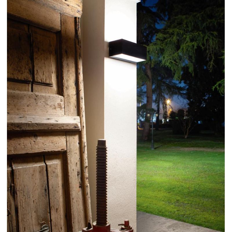 FALCO APPLIQUE DA ESTERNO IP65 LED 12W ARGENTO NERO BIANCO DI ONDALUCE ONDALUCE CICIRIELLO - Cristalensi Shop Online