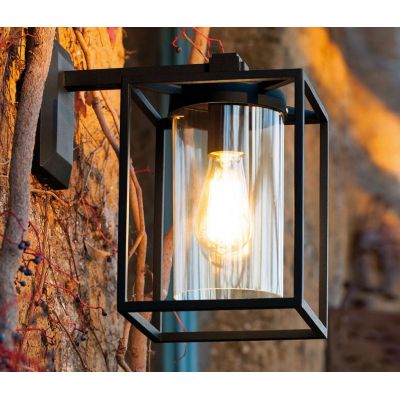 DOMUS LAMPADA DA PARETE STILE CLASSICO IP43 IN ALLUMINIO BIANCO O NERO DI SOVIL Sovil - Cristalensi Shop Online