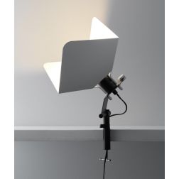 TRIEDRO LAMPADA CON MORSETTO DAL DESIGN MODERNO BIANCA CON ATTACCO E27 MARCHIO STILNOVO STILNOVO MA&DE - Cristalensi Shop Online 2