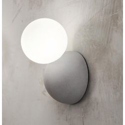 ROCK APPLIQUE CON PICCOLO DIFFUSORE A SFERA IN VETRO SATINATO BIANCO E BASE IN CEMENTO 3 COL ONDALUCE CICIRIELLO - Cristalensi S 2