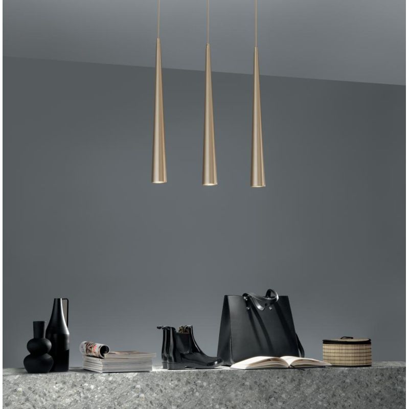 NOA SOSPENSIONE RETTANGOLARE MODERNA 3 LUCI IN METALLO ORO CON DIFFUSORI CONICI LAMPADINE 3XGU10 ONDALUCE CICIRIELLO - Cristalen