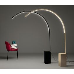 BIBLIO PIANTANA AD ARCO IN METALLO ORO O NERO LED 33W LUCE 3000K DIMMERABILE SPESSORE CM 142 MODERNA ONDALUCE CICIRIELLO - Crist