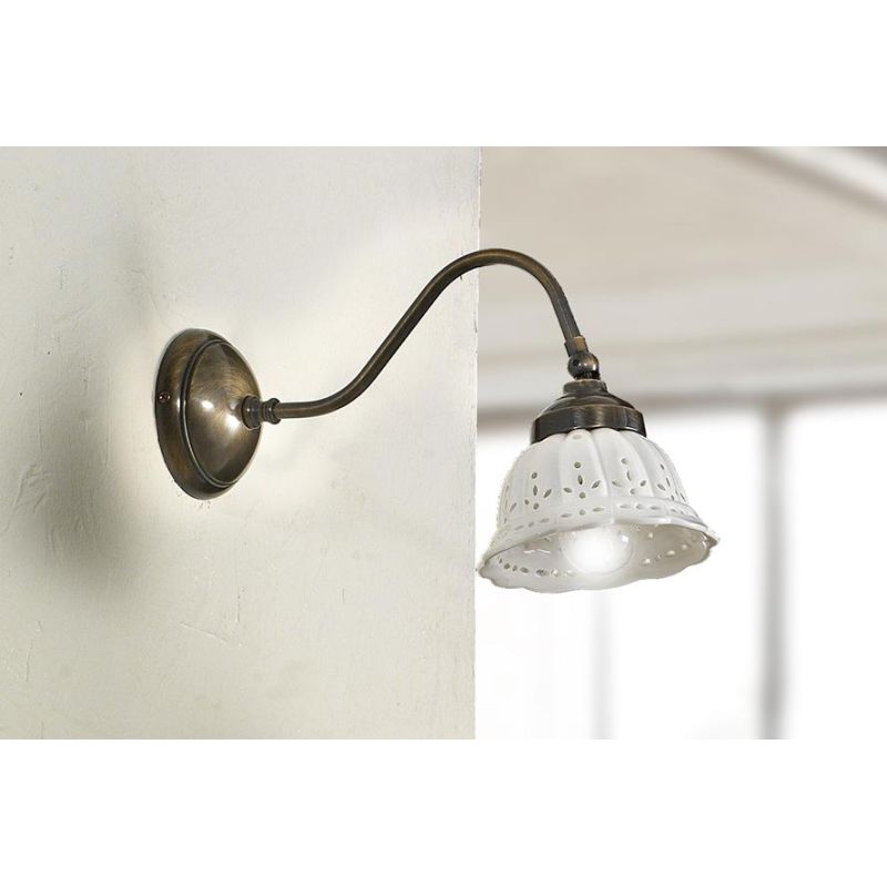 2237.A LAMPADA DA PARETE IN OTTONE CON DIFFUSORE IN TERRACOTTA BIANCA TRAFORATA MADE IN ITALY RUSTICA CRISTALENSI CERAMICA - Cri