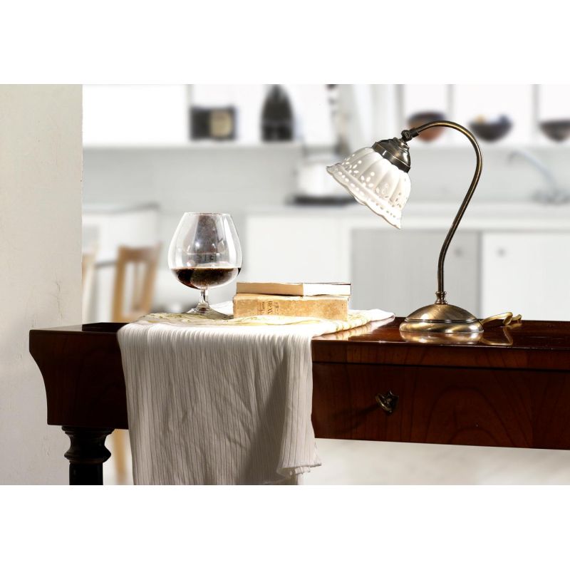 2237.L LAMPADA DA TAVOLO IN OTTONE CON DIFFUSORE IN TERRACOTTA BIANCA TRAFORATA MADE IN ITALY RUSTICA CRISTALENSI CERAMICA - Cri