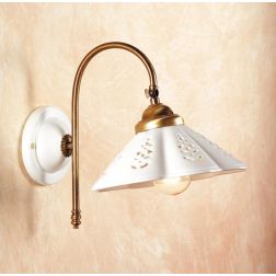 2048.6 APPLIQUE IN OTTONE CON DIFFUSORE IN TERRACOTTA BIANCA LUCIDA TRAFORATA D22 CM MADE IN ITALY CRISTALENSI CERAMICA - Crista