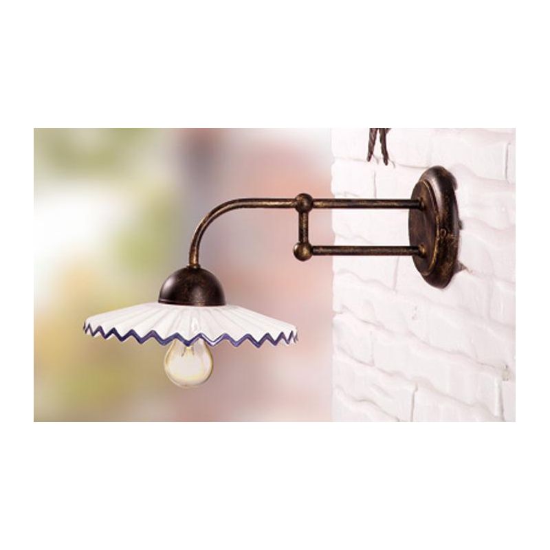 2027.1 LAMPADA DA PARETE IN FERRO BATTUTO CON DIFFUSORE PLISSE IN TERRACOTTA BIANCA DECORATA MADE IN ITALY CRISTALENSI CERAMICA