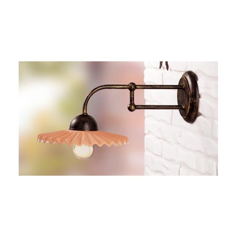 2027.4 LAMPADA DA PARETE IN FERRO BATTUTO CON DIFFUSORE PLISSETTATO IN TERRACOTTA NATURALE MADE IN ITALY CRISTALENSI CERAMICA -