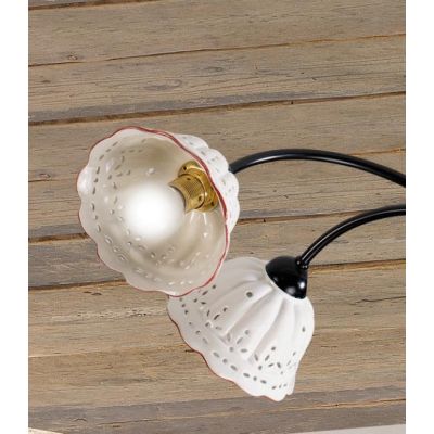 2216.L LAMPADA DA TAVOLO RUSTICA IN METALLO NERO CON DIFFUSORE IN TERRACOTTA BIANCA TRAFORATA BORDO DECORATO MADE IN ITALY CRIST