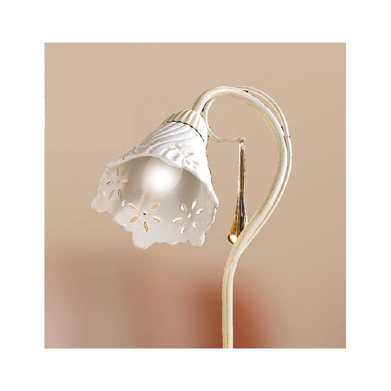 2207.L LAMPADA DA TAVOLO AVORIO CON PARALUME IN CERAMICA BIANCA TRAFORATA E GOCCE IN VETRO DI MURANO MADE IN ITALY CRISTALENSI C