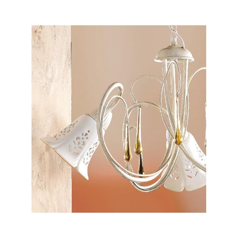 2208.3 LAMPADARIO 3 LUCI AVORIO CON PARALUMI IN CERAMICA BIANCA TRAFORATA E GOCCE IN VETRO DI MURANO MADE IN ITALY CRISTALENSI C