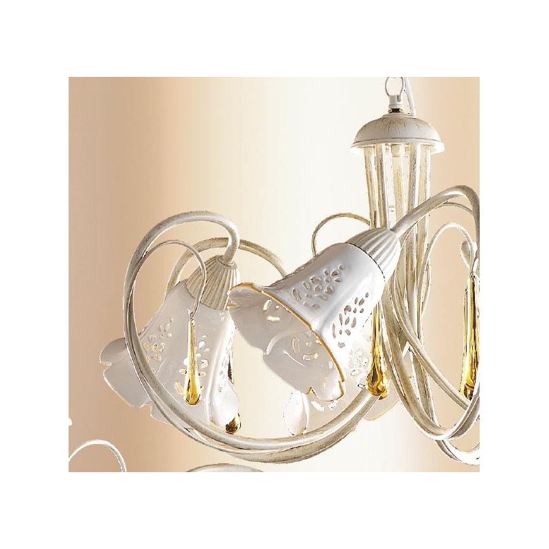 2208.5 LAMPADARIO 5 LUCI AVORIO CON PARALUMI IN CERAMICA BIANCA TRAFORATA E GOCCE IN VETRO DI MURANO MADE IN ITALY CRISTALENSI C