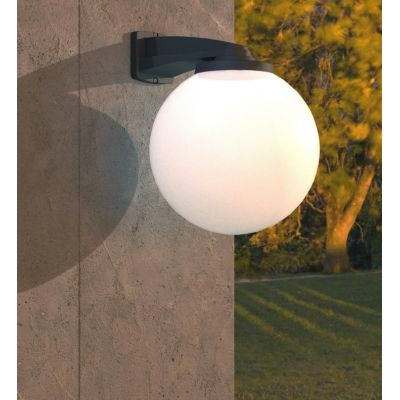 NARDO G250 APPLIQUE IN RESINA BIANCA O NERA CON SFERA D25 CM BIANCO LATTE IP55 MADE IN ITALY DARK LIGHT - Cristalensi Shop Onlin