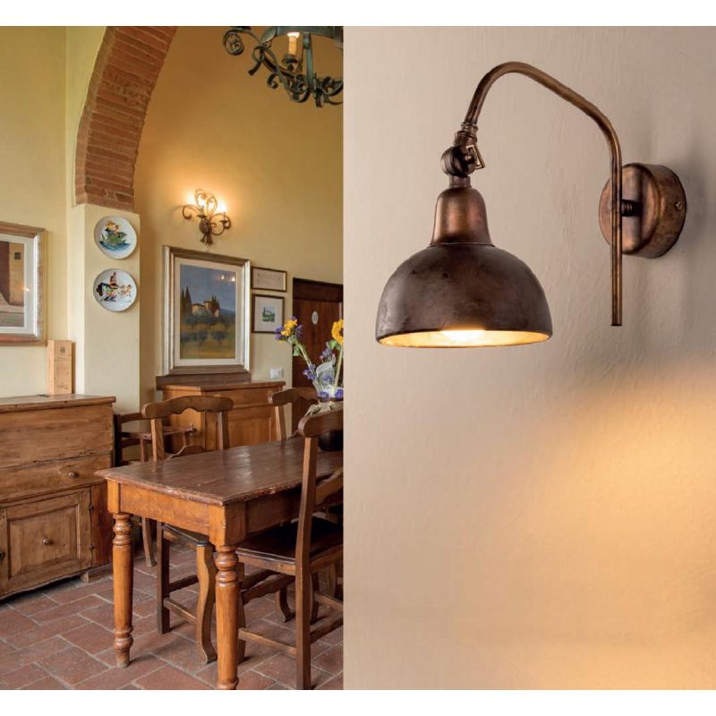 LAMPADA DA PARETE IN OTTONE ANTICATO CON SNODO IN STILE RUSTICO MADE IN ITALY DELLA IMAS IMAS - Cristalensi Shop Online