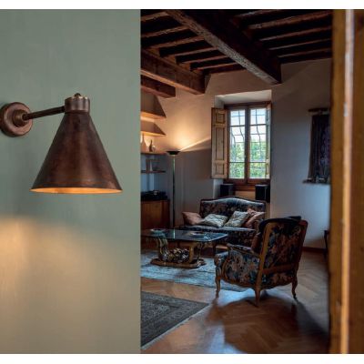 LAMPADA DA PARETE IN OTTONE ANTICATO CON DIFFUSORE CONICO IN STILE RUSTICO MADE IN ITALY DELLA IMAS IMAS - Cristalensi Shop Onli