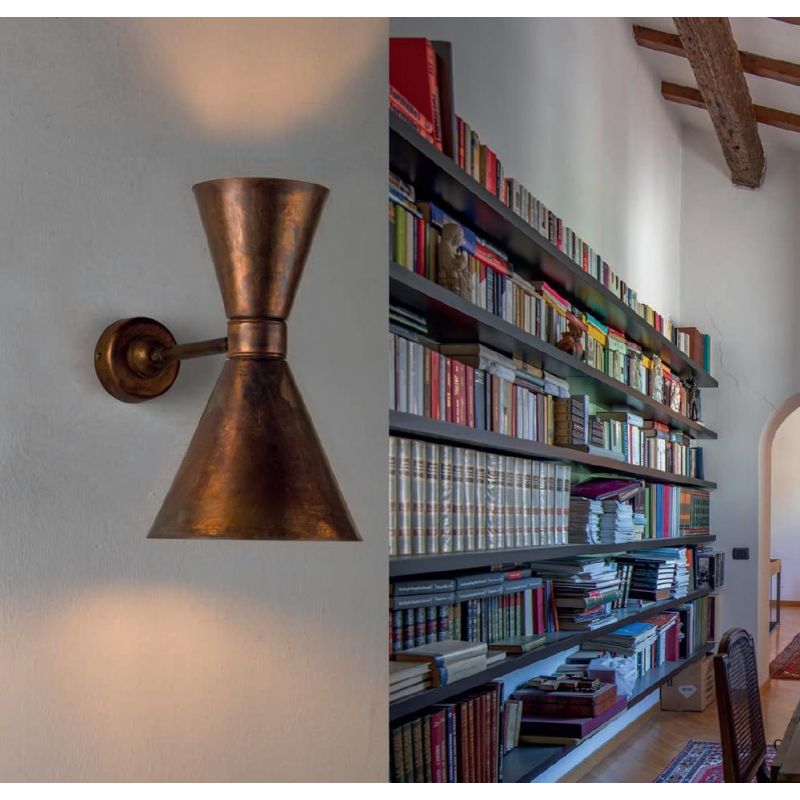 LAMPADA DA PARETE IN OTTONE ANTICATO LUCE SOPRA E SOTTO CON DIFFUSORI CONICI RUSTICA MADE IN ITALY DELLA IMAS IMAS - Cristalensi