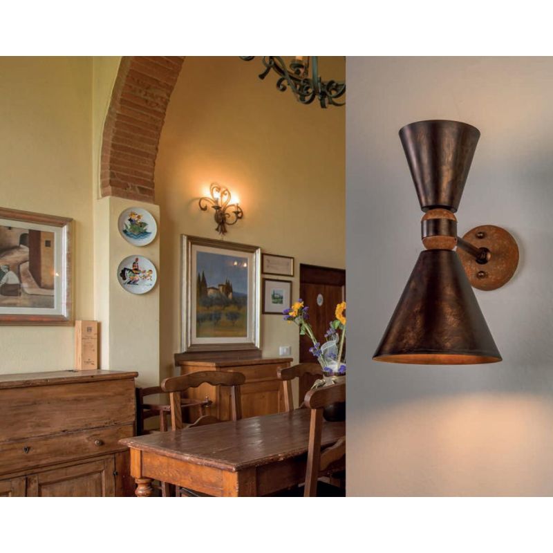 LAMPADA DA PARETE IN OTTONE E CERAMICA LUCE SOPRA E SOTTO CON DIFFUSORI CONICI RUSTICA MADE IN ITALY DELLA IMAS IMAS - Cristalen