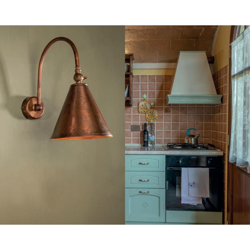 LAMPADA DA PARETE IN OTTONE ANTICATO CON SNODO IN STILE RUSTICO MADE IN ITALY DELLA IMAS IMAS - Cristalensi Shop Online
