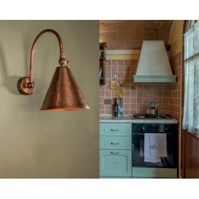 LAMPADA DA PARETE IN OTTONE ANTICATO CON SNODO IN STILE RUSTICO MADE IN ITALY DELLA IMAS IMAS - Cristalensi Shop Online