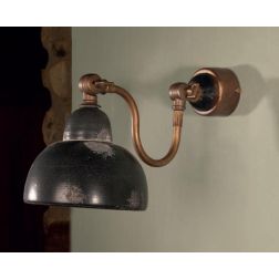 LAMPADA DA PARETE IN OTTONE E CERAMICA DECORATA CON DOPPIO SNODO RUSTICA MADE IN ITALY DELLA IMAS IMAS - Cristalensi Shop Online