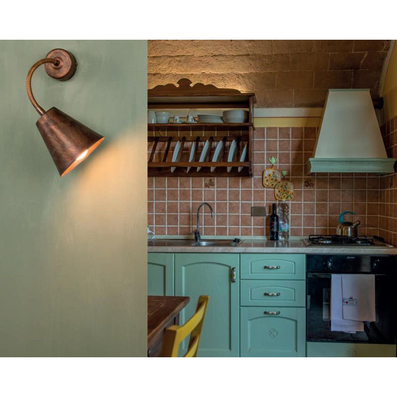 APPLIQUE RUSTICA IN OTTONE ANTICATO CON BRACCIO FLESSIBILE MADE IN ITALY DELLA IMAS IMAS - Cristalensi Shop Online