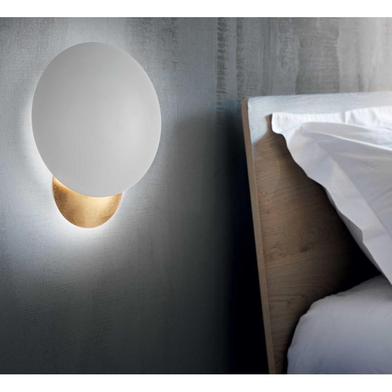 APPLIQUE MODERNA 2 MISURE IN METALLO FOGLIA ORO DIFFUSORE ORIENTABILE LED INTEGRATO LUCE 3000K CRISTALENSI - Cristalensi Shop On