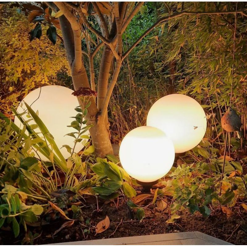 SFERA LUMINOSA BIANCA OPACA DA ESTERNO IN PLASTICA 4 MISURE IP44 ATTACCO E27 MODERNA CRISTALENSI - Cristalensi Shop Online