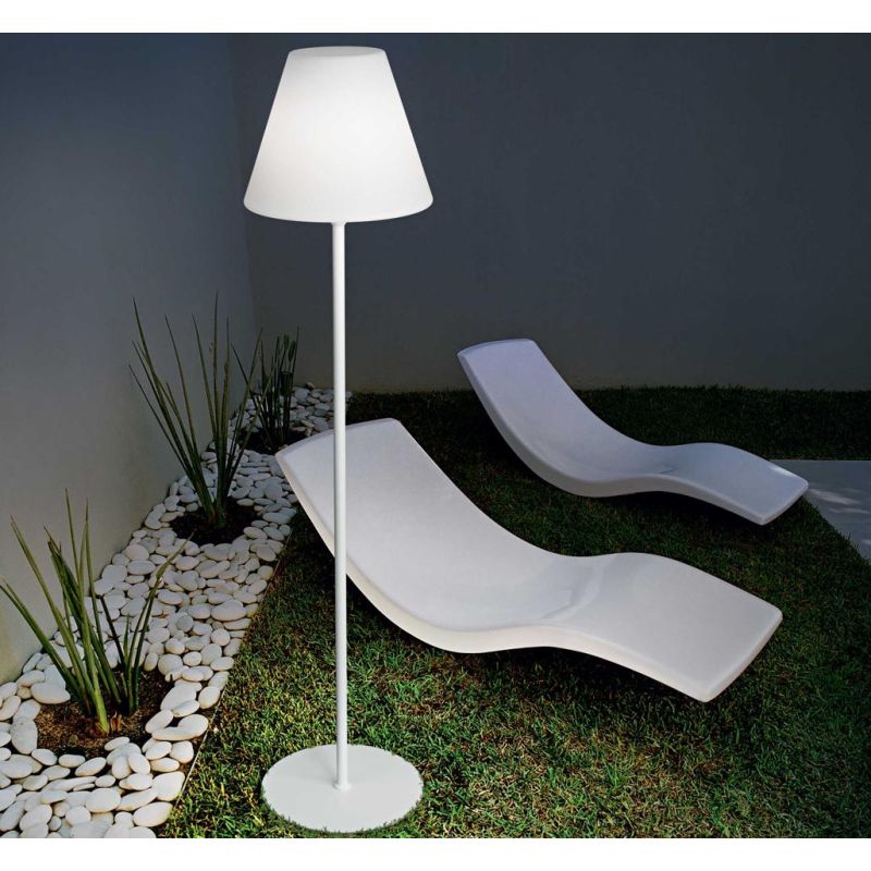 LAMPADA DA TERRA DA ESTERNO IP44 ALTEZZA 169,5 CM DI COLORE BIANCO MODERNA LUCE DIFFUSA CRISTALENSI - Cristalensi Shop Online