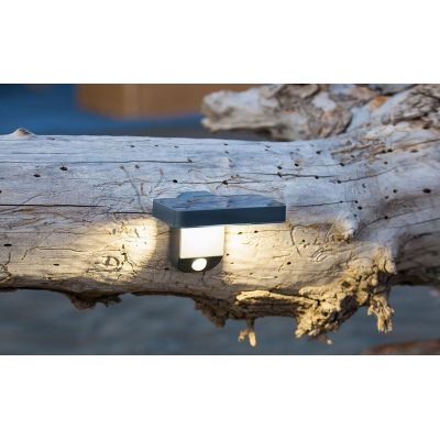 SOLARE APPLIQUE A LED CON SENSORE MOVIMENTO PANNELLO SOLARE E BATTERIA Sovil - Cristalensi Shop Online