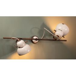 LAMPADA DA PARETE A 2 LUCI IN OTTONE E CERAMICA CON SPOT ORIENTABILI STILE RUSTICO MADE IN ITALY DELLA IMAS IMAS - Cristalensi S