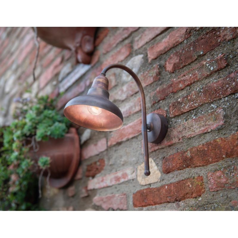 LAMPADA DA PARETE RUSTICA DA ESTERNI IP23 IN OTTONE INVECCHIATO MADE IN ITALY DELLA IMAS IMAS - Cristalensi Shop Online