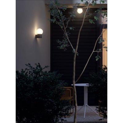 BULK APPLIQUE PER ESTERNO IP44 ANTRACITE CON SFERA BIANCA OPALE LAMPADINA ATTACCO E27